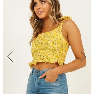 Magic Moves Top In Yellow Floral